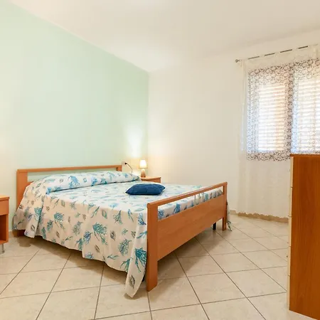 Salvatore Caletta Sul Mare * La Caletta