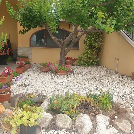 Salvatore Caletta Sul Mare *